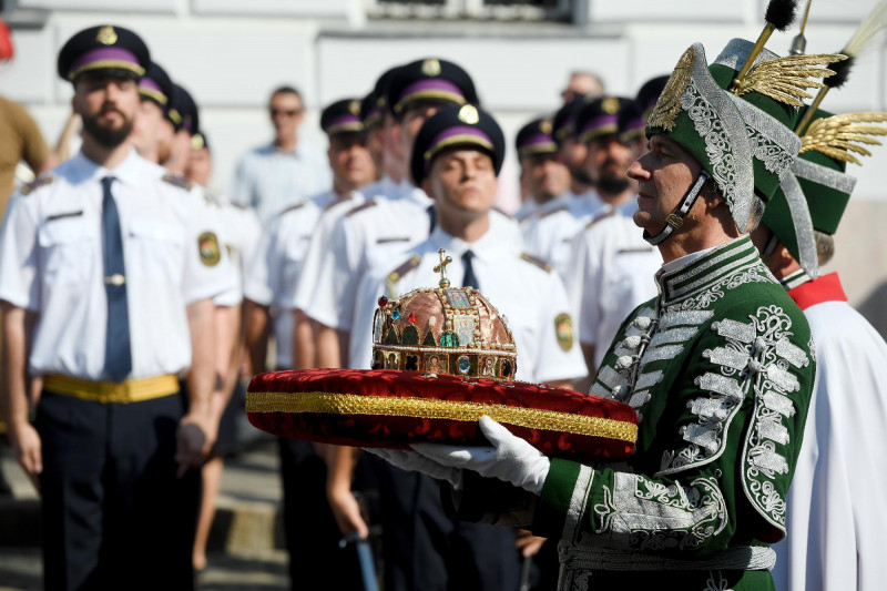 A közszolgálati egyetem végzős hallgatóinak tisztavatási ?