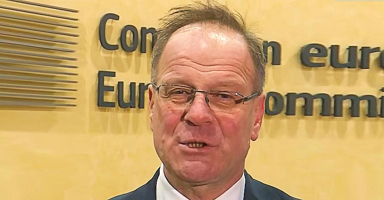 Megtörte a csendet Navracsics: Furcsa bejelentéseket tett a miniszter, miután felsült az EU-s pénzekkel